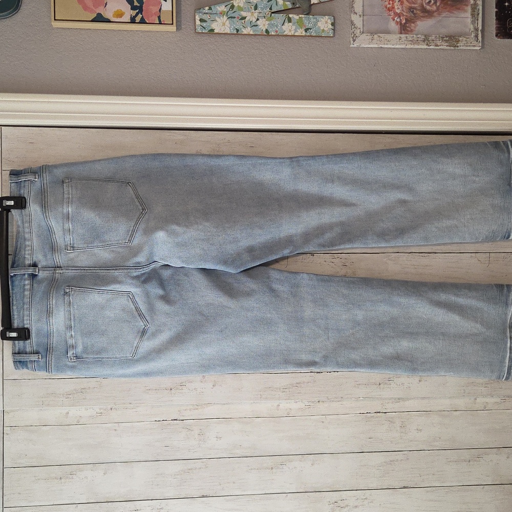 Lovervet Straight Leg Light Wash Jeans - Picture 8 of 15